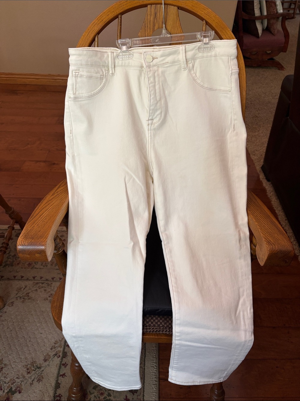 Women’s White Straight-Leg Jeans